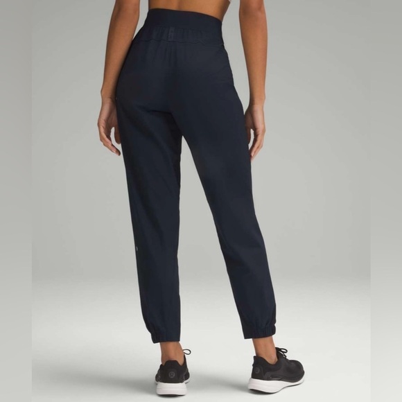 Lululemon sz 2 License to Train High-Rise Pant True Navy, NWOT new without tags - Picture 6 of 10